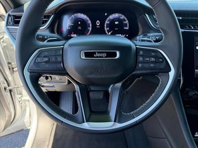 2025 Jeep Grand Cherokee Laredo 4x4
