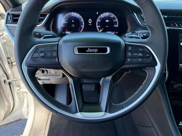 2025 Jeep Grand Cherokee Laredo 4x4