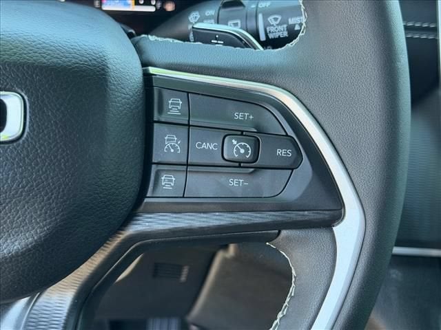 2025 Jeep Grand Cherokee Laredo 4x4