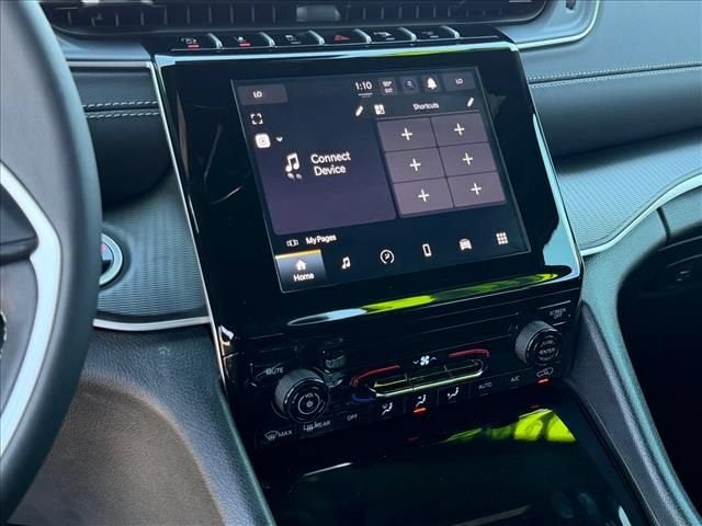 2025 Jeep Grand Cherokee Laredo 4x4