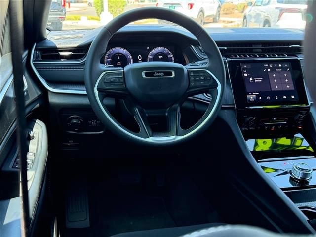 2025 Jeep Grand Cherokee Laredo 4x4
