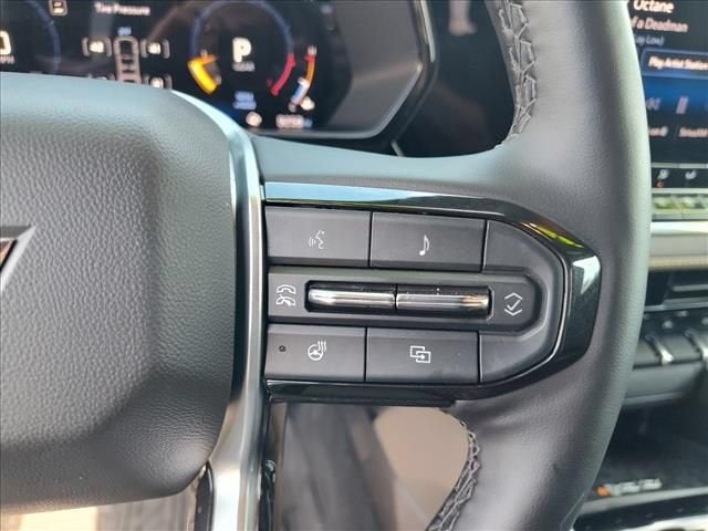 2025 Chevrolet Colorado ZR2 - Photo 16