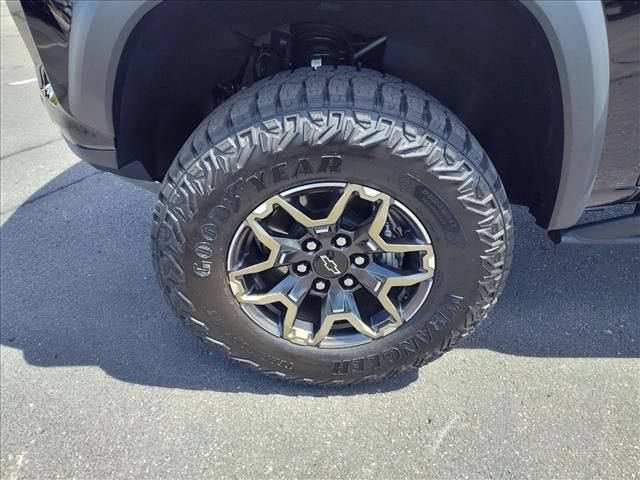 2025 Chevrolet Colorado ZR2 - Photo 20