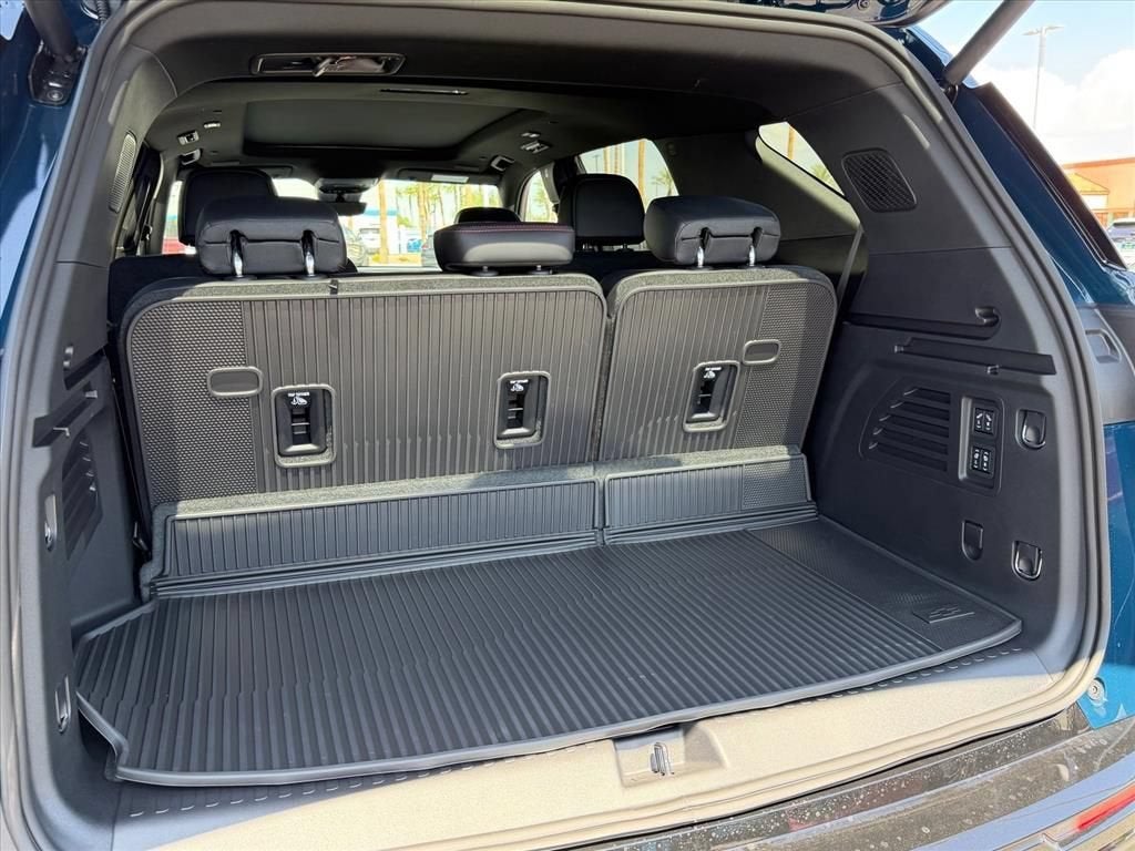 2027 Chevrolet Traverse RS - Photo 8
