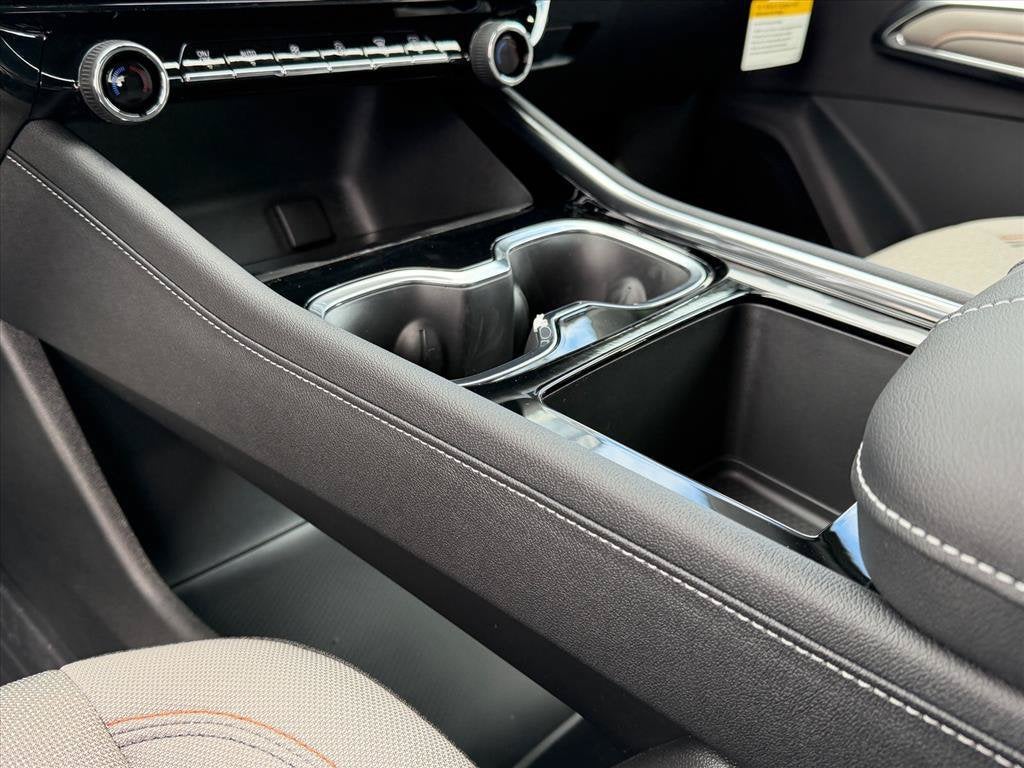 2027 Chevrolet Traverse LT - Photo 13