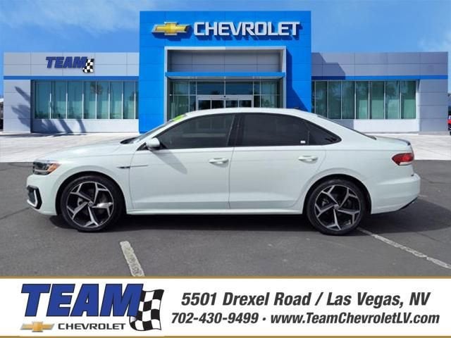 2021 Volkswagen Passat 2.0T R-Line