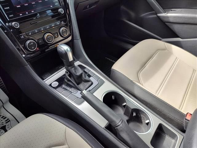 2021 Volkswagen Passat 2.0T R-Line