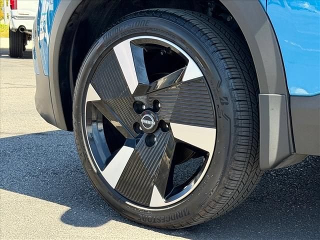 2025 Nissan Kicks SR FWD