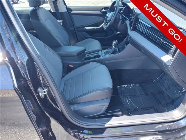 2025 Volkswagen Jetta SE - Photo 11