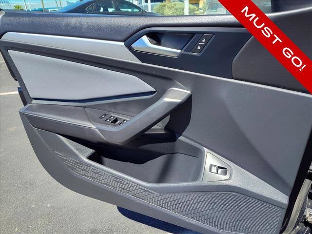 2025 Volkswagen Jetta SE - Photo 13