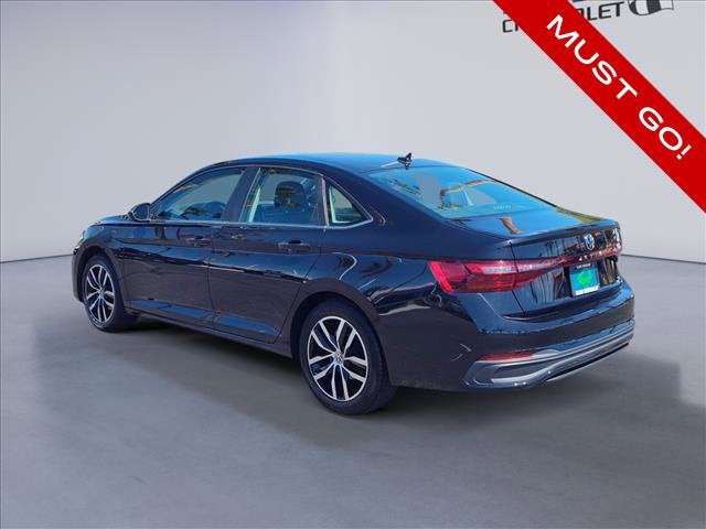 2025 Volkswagen Jetta SE - Photo 3