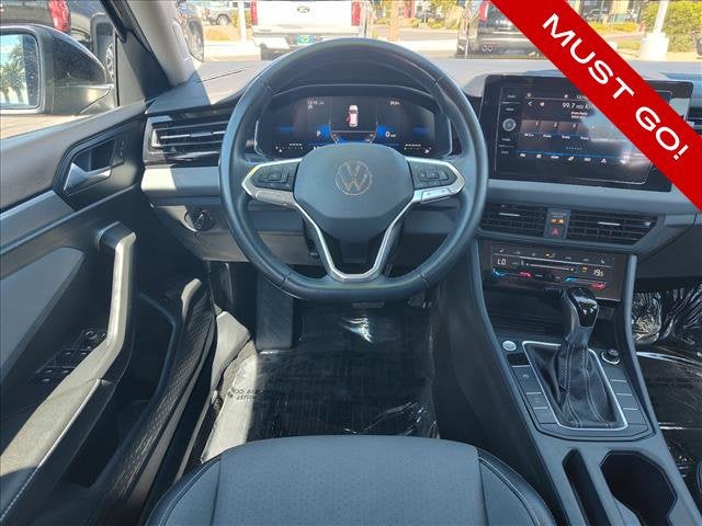 2025 Volkswagen Jetta SE - Photo 8