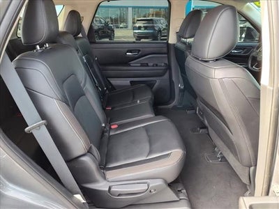 2023 Nissan Pathfinder SL FWD