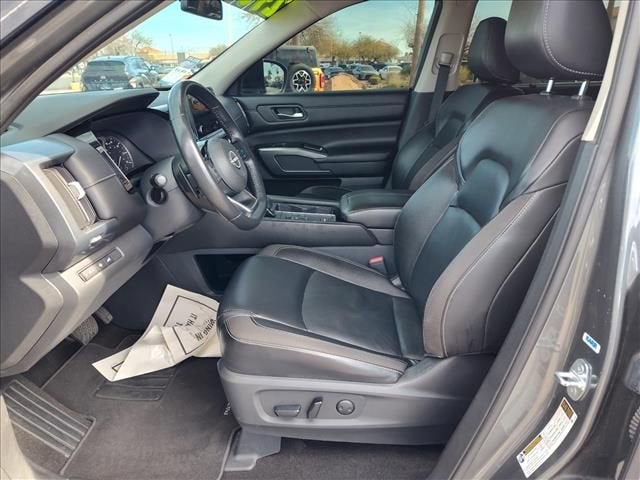 2023 Nissan Pathfinder SL FWD
