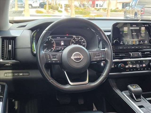2023 Nissan Pathfinder SL FWD