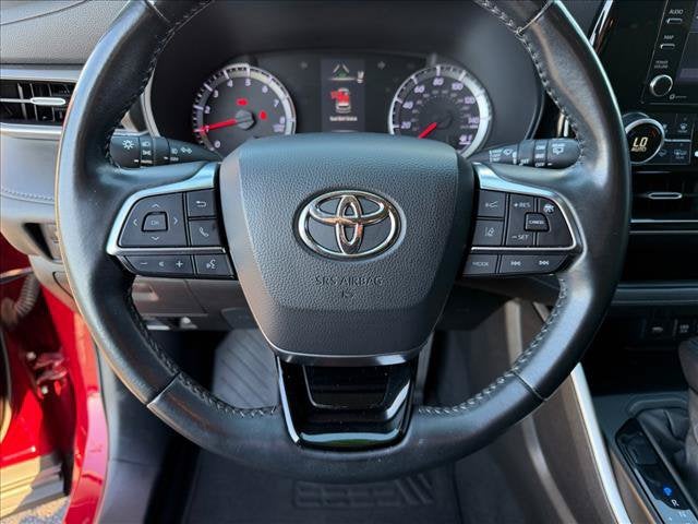 2021 Toyota Highlander LE - Photo 18