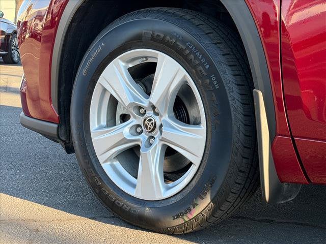 2021 Toyota Highlander LE - Photo 25