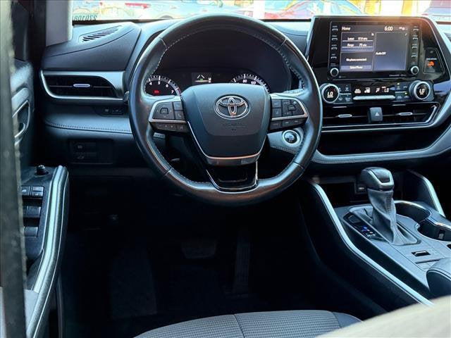 2021 Toyota Highlander LE - Photo 9
